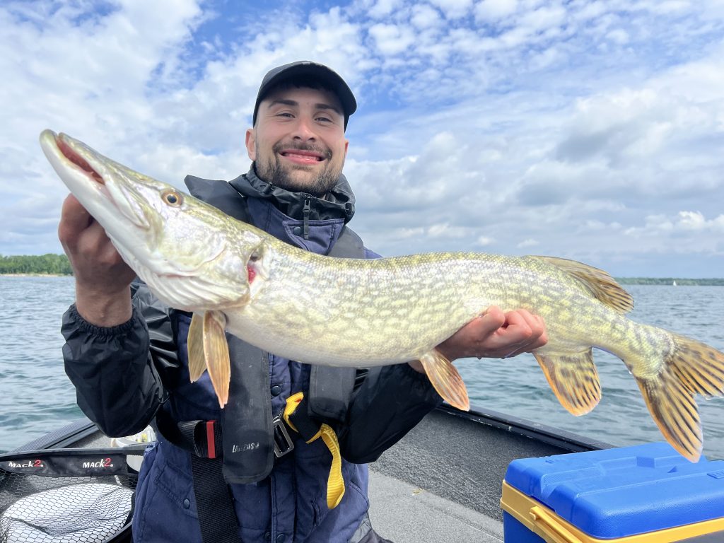 Guidage de pêche au Lac du Der : une journée inoubliable en famille et entre amis Adrien LAFROGNE Joffrey HALLAUER 1024x768 Guidage de pêche au Lac du Der : une journée inoubliable en famille et entre amis